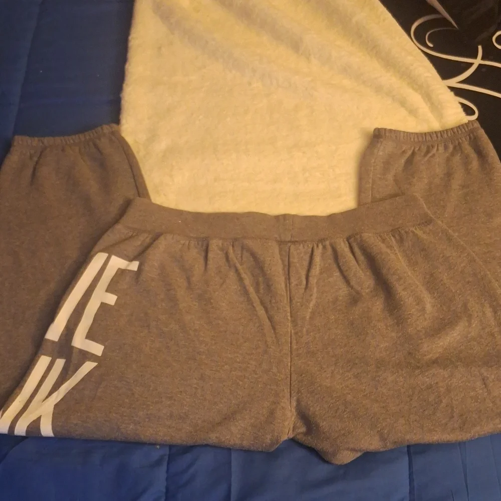 Drawstring sweats - Picture 2 of 4